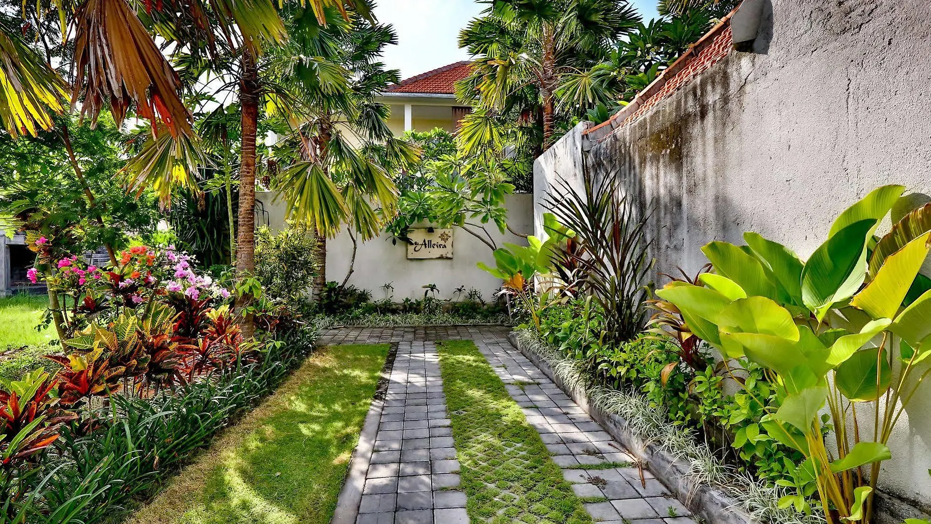 Villa Alleira Seminyak By Best Deals Asia Hospitality Семиньяк